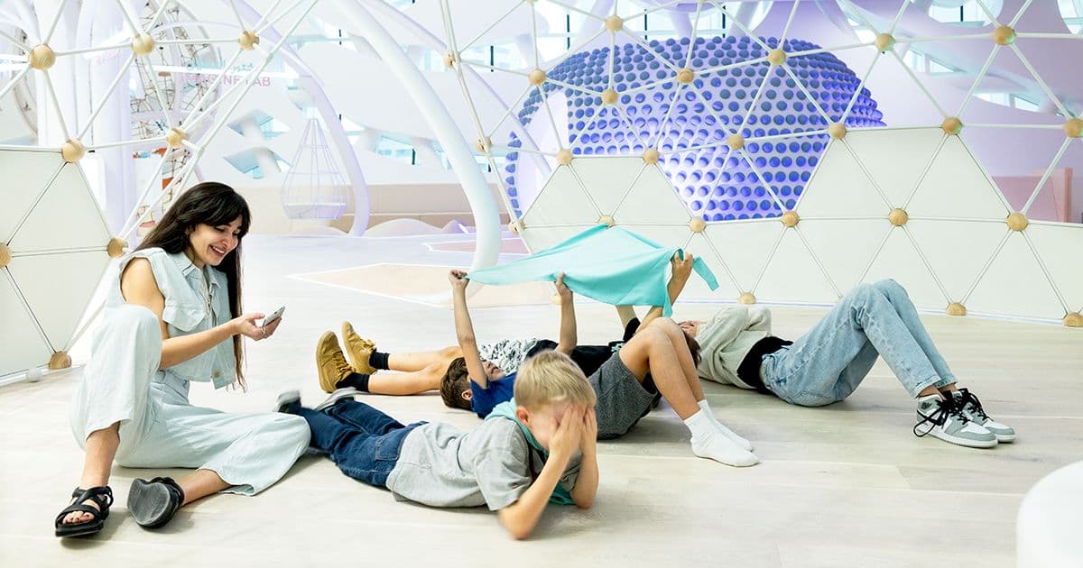 Exhibit Module: Creative Workshop
